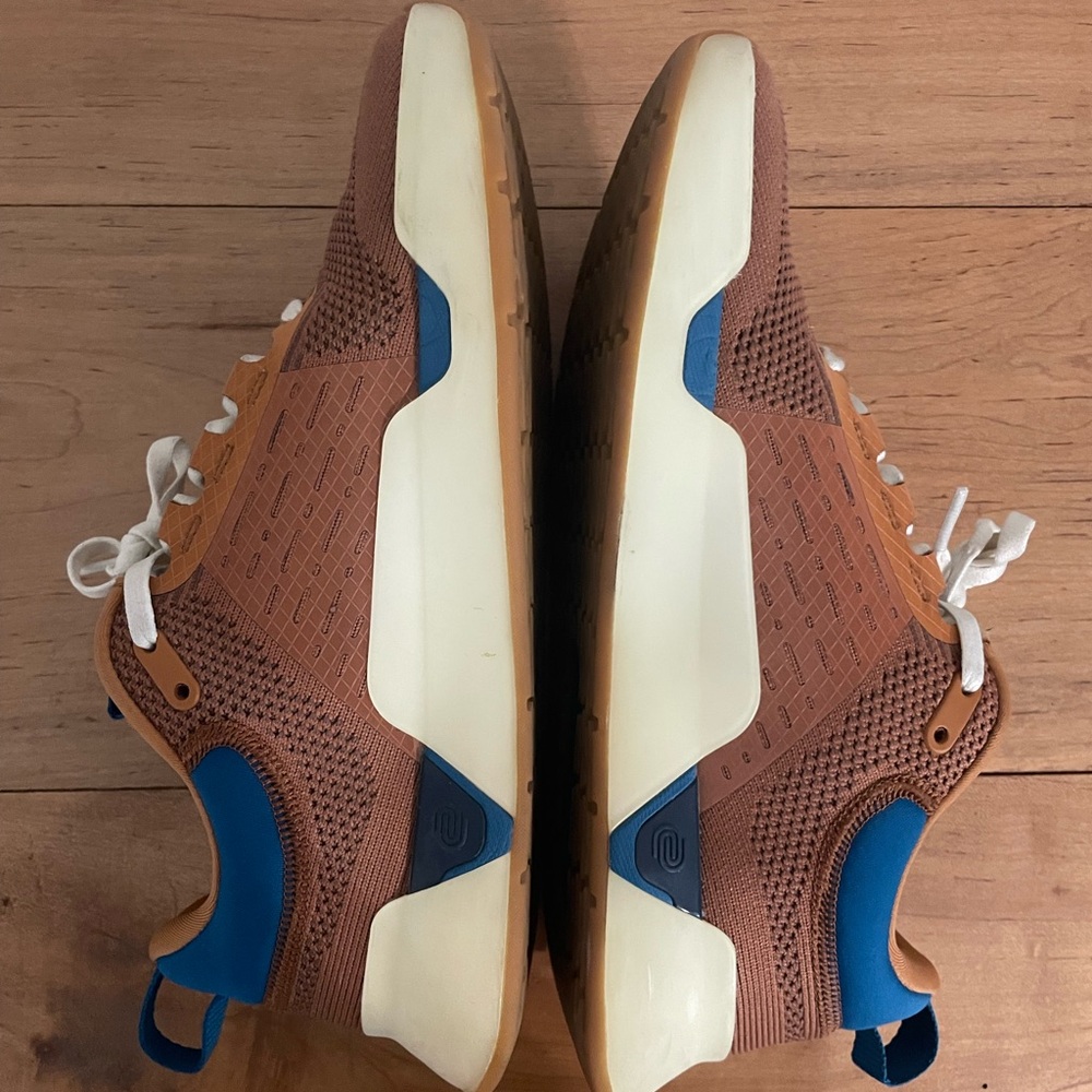 While On Earth Move Athletic Sneakers - Picture 6 of 10
